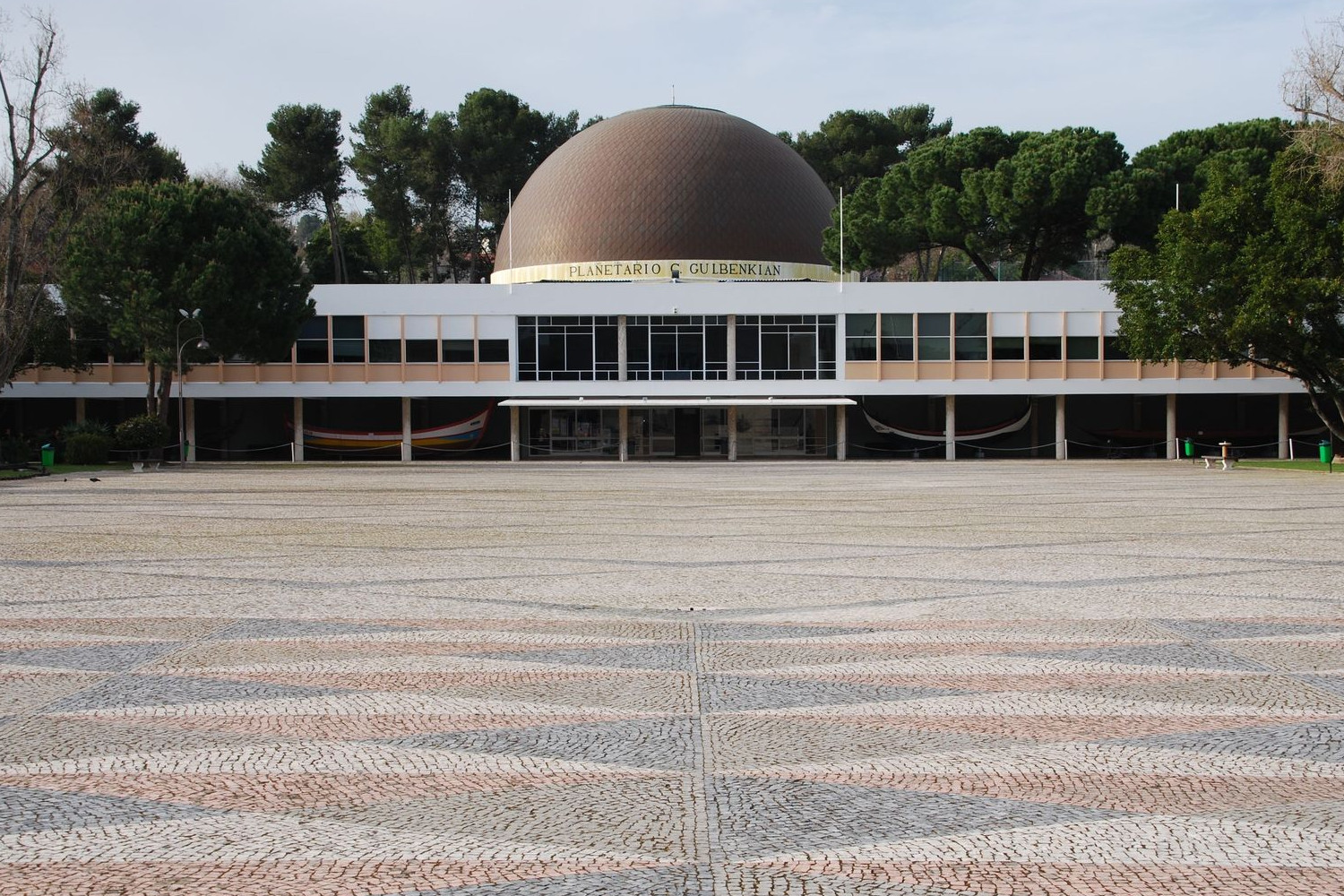 gulbenkian museum, exterior